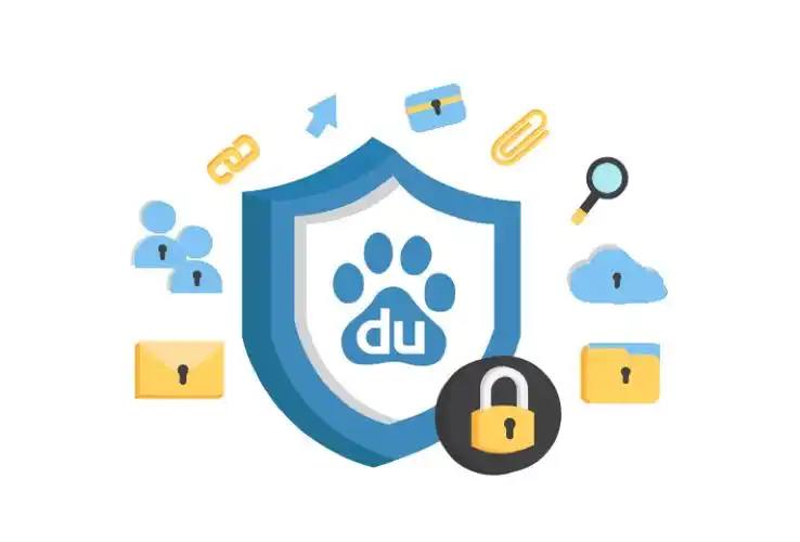 惠州街头多人爬行学狗叫